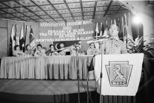 KONVENSYEN EKONOMI
