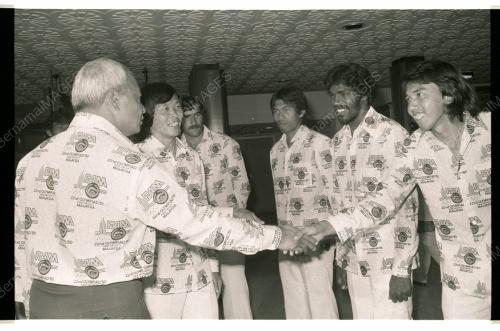 AGONG RAI PASUKAN BOLA SEPAK