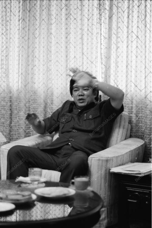 INDONESIAN MINISTER CALLS ON NEO YEE PAN