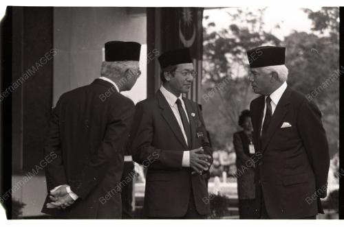 AGONG GREETS YUGOSLAVIA