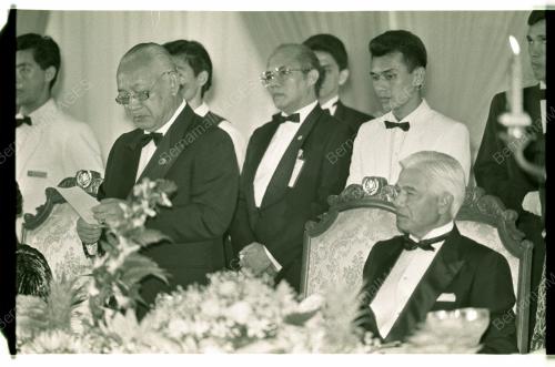 AGONG MAKAN MALAM