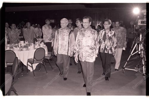 MAHATHIR HADIR MAJLIS RUKUN TETANGGA