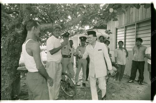 KASSIM AHMAD DIALOGUE WITH TELUK BAHANG FISHERMEN
