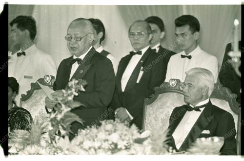 AGONG MAKAN MALAM