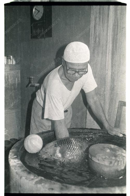 Ikan Kaloi Main Bola