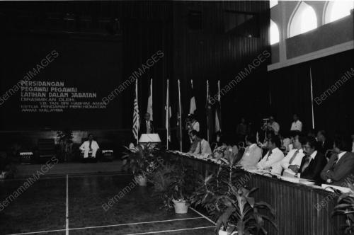 PERSIDANGAN PEGAWAI LATIHAN