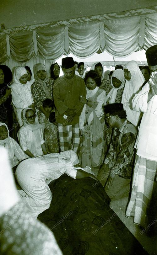 04_250690_KARTINI_GHAFAR