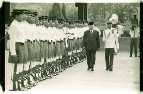 AGONG SAMBUT SUHARTO