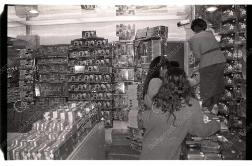 TINJAUAN KEDAI BEBAS CUKAI 1990