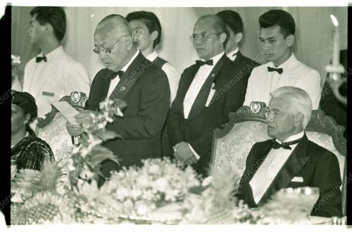 AGONG MAKAN MALAM