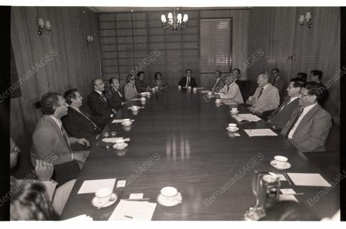HUSSEIN ONN AND LEE KUAN YEW MEET IN PRESS CONFERENCE