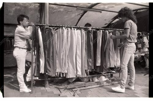 BUTIK TERBUKA DI CHOW KIT