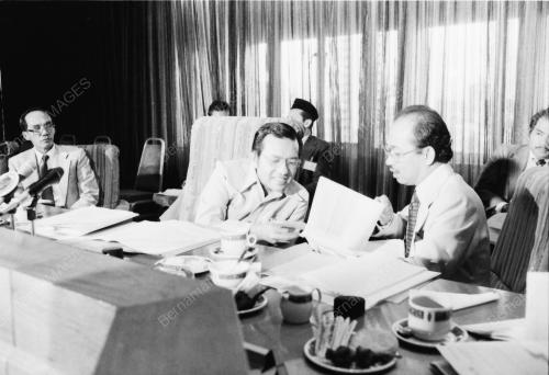 MAHATHIR TEMUI AHLI NJL