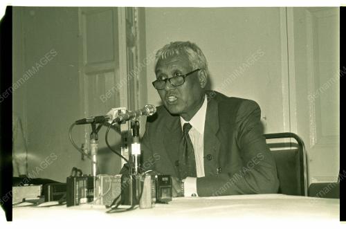 PRESS CONFERENCE DATUK NIK AHMAD KAMIL