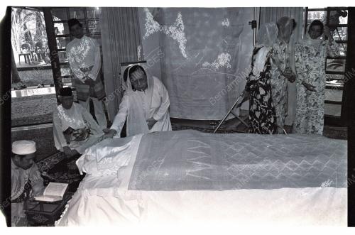 ALLAHYARHAM TUN HUSSEIN ONN