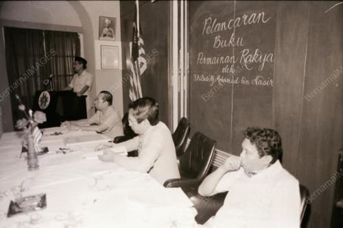 PELANCARAN BUKU