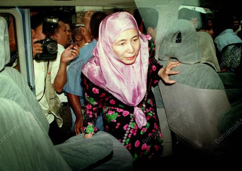 08_08_2000_WAN_AZIZAH_12012016