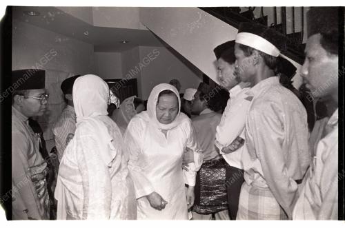 ALLAHYARHAM TUN HUSSEIN ONN