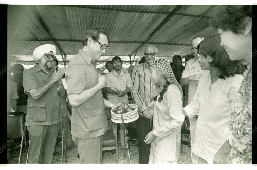 RICHARD HO RASMI KEMPEN EMPLOY THE BLIND