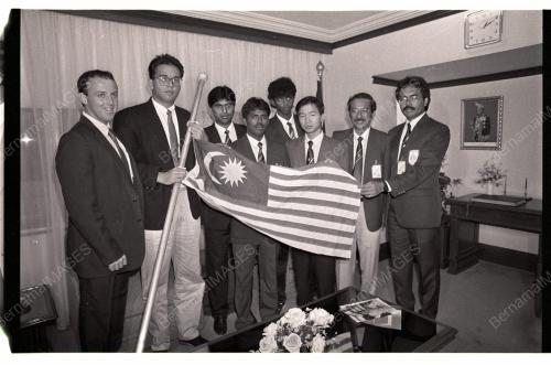 GHAFAR BABA HANDS OVER MALAYSIAN FLAG