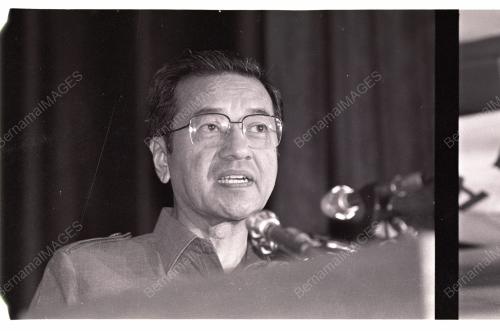 MAHATHIR RASMI MESYUARAT PEKEBUN KECIL