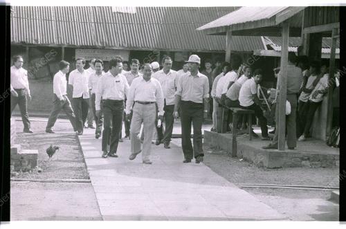 Pemberian Hadiah Kepada Perkampungan Nelayan