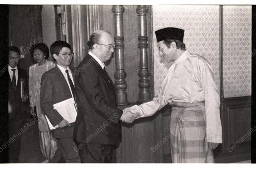 Nakayama Bertemu PM