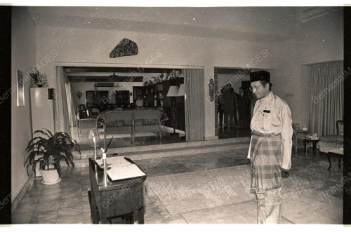 Dr Mahathir Tandatangani Condolence Book