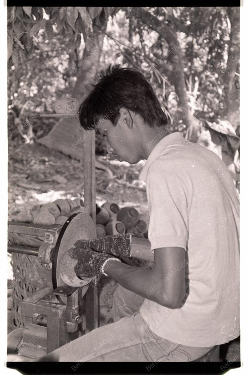 Kraftangan Tempurung Kelapa