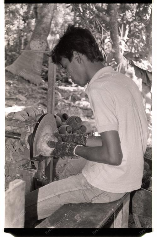 Kraftangan Tempurung Kelapa