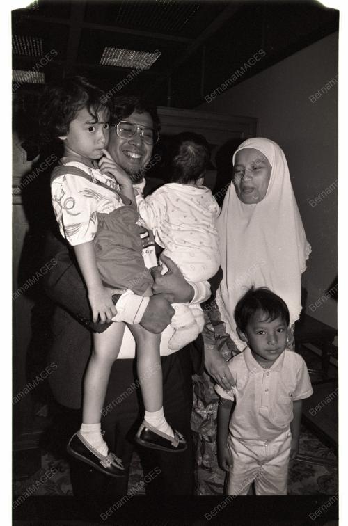 Mokhtar Che Ali selamat pulang dari Romania