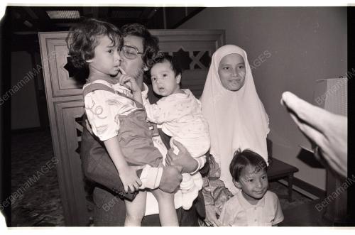 Mokhtar Che Ali selamat pulang dari Romania