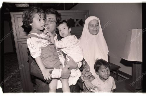 Mokhtar Che Ali selamat pulang dari Romania
