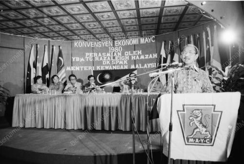 KONVENSYEN EKONOMI