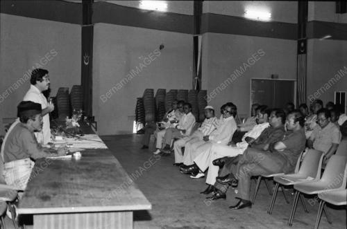 MESYUARAT AGONG PERNIAGAAN DAN PERUSAHAAN