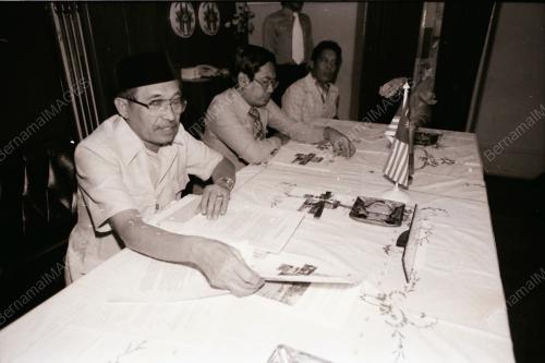 PELANCARAN BUKU