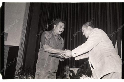Sabarudin Chik Rasmi Pameran