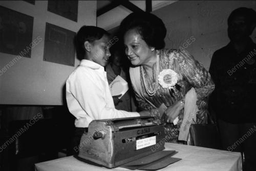 RASMI KELUARGAKU SAYANG DI MUZIUM