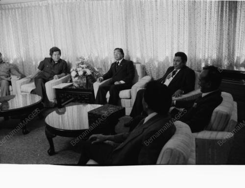 INDONESIAN MINISTER CALLS ON NEO YEE PAN
