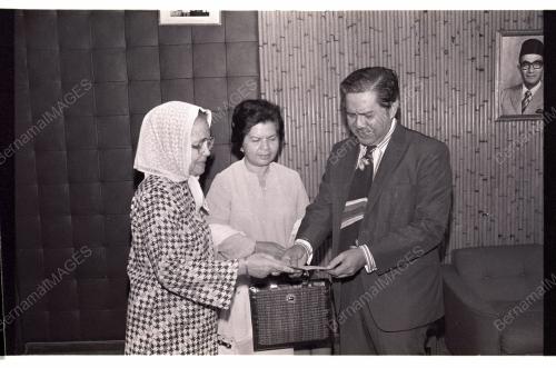 HARI BELIA