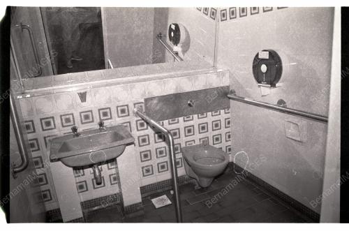 TINJAUAN KEDAI BEBAS CUKAI 1990