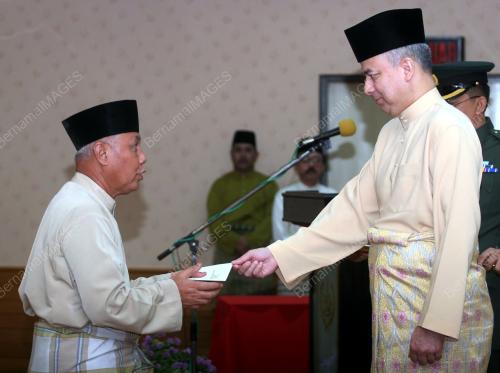 RAJA DR NAZRIN SHAH