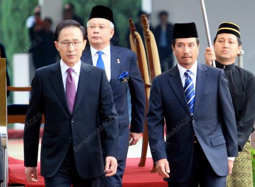LEE MYUNG-BAK