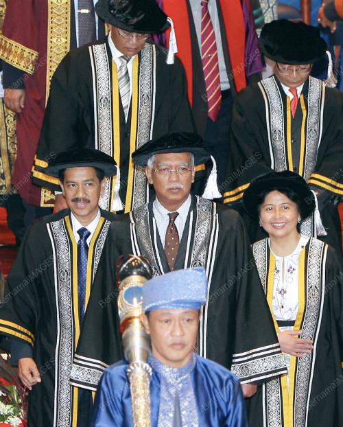 UNIVERSITI TEKNOLOGI PETRONAS, TRONOH