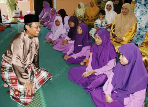 AHMAD SHABERY CHEEK
