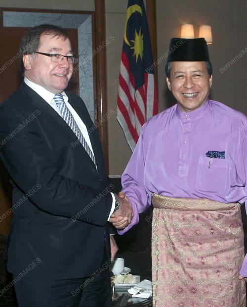 ANIFAH ANAN