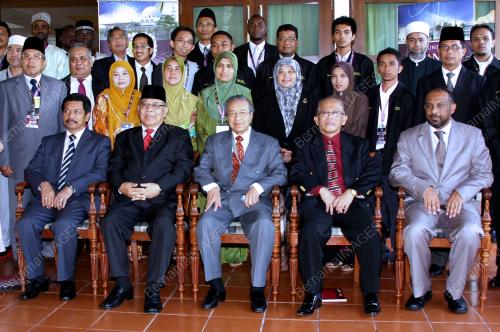DR MAHATHIR MOHAMAD