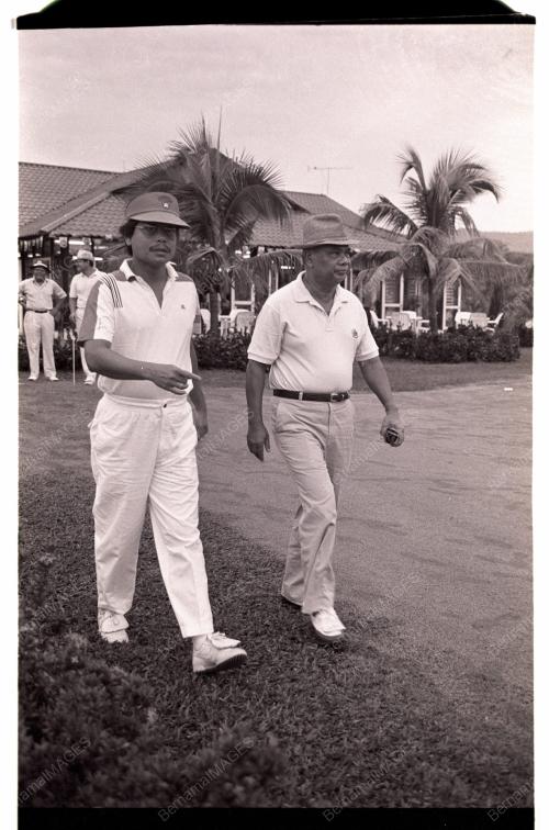 GHAFAR BABA HADIRI PERTANDINGAN GOLF