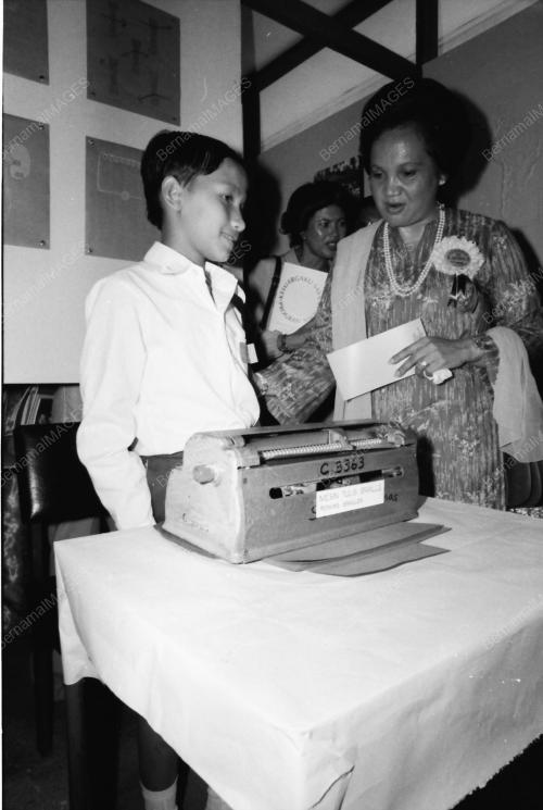 RASMI KELUARGAKU SAYANG DI MUZIUM