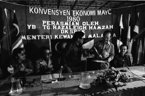 KONVENSYEN EKONOMI